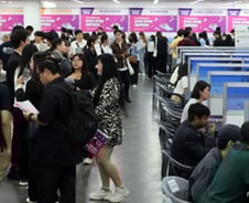 [단독]"원금보장에 90% 쏠려, 수익 뚝"... 퇴직연금 '디폴트옵션' 개선