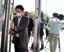 '월급쟁이'는 쉬고 '자영업자'는 일했다? 의사들 극과 극 휴진율