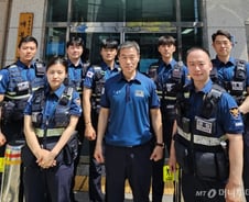 [단독]"칼 들고 소리 질러" 구로 뒤집은 웃통 벗은 남자…경찰 촉에 딱걸렸다