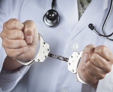 "의사 면허 취소 기준 다시 낮추겠다" 서울시 의사들, TF 꾸렸다