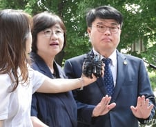 의협, 경찰 수사에 "양아치 짓"…휴진 등 투쟁 방향 29일에 정하기로