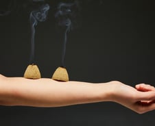 "한의원서 교통사고 환자 과잉진료" 양방 일갈에…"선민의식" 한방 발끈