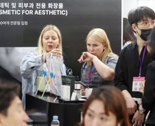 미국서 화장발 세우는 K뷰티…수출 성적표 뜨자 주가 줄상승