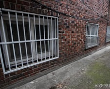 [단독]LH, 지하층 매입 기준 완화…반지하 매입 '0건' 오명 벗는다