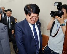 의협 회장은 국회서 망신…"선배들과 대화 안 할래" 등돌린 전공의들