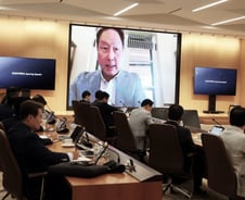 '배터리'는 한 마디도 안 나왔는데…'SK온 살리기'는 어떻게?