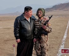 [단독] 중국서 비자금 415억원 빼돌려 달아난 북한 군 간부