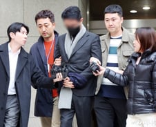 [단독]'이선균 사건' 유흥업소 실장, 2년 구형에 울먹…"마약은 정다은 탓"