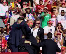 "총격 피해 트럼프, 퇴원"