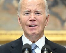 '통합' 외치던 바이든 "공화당 부통령 후보는 '트럼프 복제인간'"