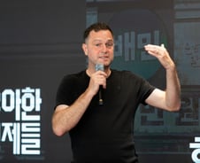 [단독]배민 최종면접까지 진행 했는데…외국인 임시대표, 채용 전격 중단