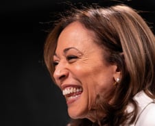 바이든 캠프에 몰린 '1262억원'…해리스도 손 못 댄다?