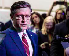 공화당, '사퇴' 바이든에 "대통령직도 물러나라…통치 능력 의문"