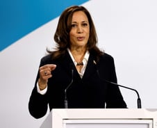 이젠 해리스의 시간…대세론 확장 '펠로시' 지지도 얻었다