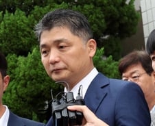 김범수 창업자 구속…새판 짜던 카카오 '올스톱'