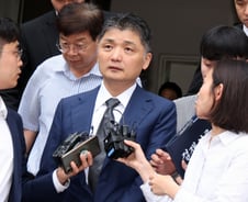카카오 김범수, 구속 후 첫 소환에 불출석 사유서 제출