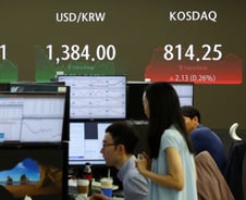 코스피, 외국인 팔자에 2760 내줬다… 휘청인 삼성전자·KB금융