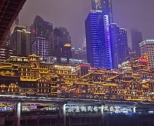 밤만 되면 '핫플'되는 중국 '홍야동'..청계천 야간경관도 바꾼다[르포]