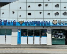 [단독]백사장에 누워 수영복女 '찰칵'…여름에 뜨는 그들에게 딱 걸렸다