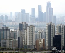 [단독]서울 '갭투자' 줄었다더니…서·강·용 아파트는 '절반' 넘었다