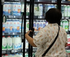 국산 우유 품질 '세계 최고' 자랑하는데… 낙농가는 한숨만 왜?