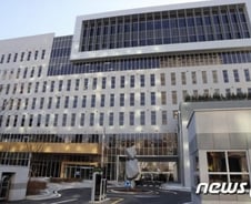 [단독] "우리 개 치료비 내놔"…실랑이 끝에 흉기 꺼냈다