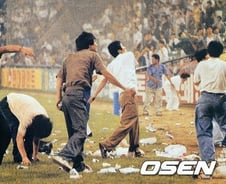 "10-0 말이 돼?" 관중 1500명 야구장 난입…각목 휘두르고 방화[뉴스속오늘]