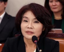 "딥페이크 성범죄물, 보기만 해도 처벌"···野 한정애 법안 발의