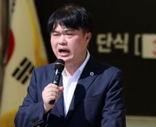간호법 국회 통과에 "간호사 불법 진료 신고받겠다" 칼 빼든 의협