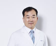 "너무 무리했나" 눈 빨개지더니 통증까지…'눈부심' 심하면 이 병 의심