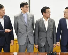 DSR 1단계→3단계 조기도입 검토했다…"안되면 더 센 규제 나온다"