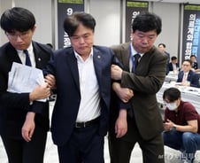 "끌어내리자"…6일 만에 끝난 '임현택 단식', 돌아온 건 탄핵론?