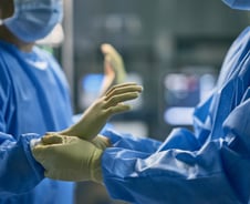 영업사원이 인공관절 부품 교체?…'수술 보조' 지시한 대학병원 의사