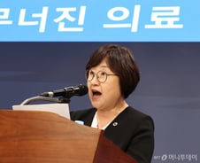 복지부 차관 "전화할 수 있으면 경증"…의협 "역대급 망언" 발끈
