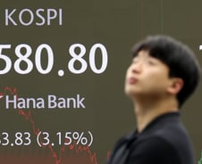 "SK하이닉스 8% 급락, 또 오르겠지"…대폭락에 개미들은 '줍줍'