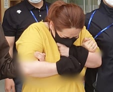 짓밟고 헤어드라이기 학대…여행가방에 갇혀 숨진 9살 의붓아들 [뉴스속오늘]