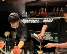 "마니티 한잔"…스벅, 칵테일 파는 '특화매장' 서울에 첫선[르포]