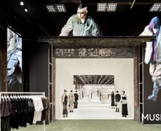 휴대폰으로 '택' 찍었더니 "할인 금액은…" K패션 성지 노리는 이곳[르포]