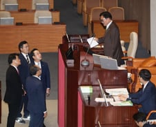 [기자수첩] 우원식 국회의장의 외로운 결단