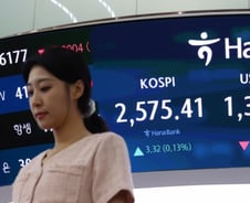 코스피, 추석 앞두고 상승 마감…외인 매도에 반도체는 '하락'