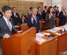 [단독]"홍명보에 미안" 국회 출석한 정몽규, '6쪽 입장문' 제출