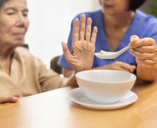 알츠하이머병 유전자 있어도…'이 영양소' 충분하면 치매 위험 '뚝'