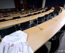 "'의대 족보' 가진 선배=권력"…학교 복귀 못하는 의대생의 속사정