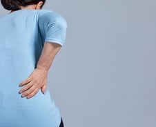 "아이고 허리야" 입에 달고 사는데 빈혈까지?…'이 암' 일수도