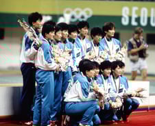 '세계 최강' 만난 '약체' 한국의 짜릿한 반전…'우생순' 전설의 탄생[뉴스속오늘]