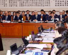 법사위 국감, 고성 충돌…與 "이재명 재판 지연" vs 野 "檢 구형 불공정"