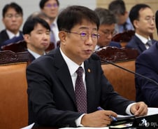 박상우 국토장관 "전국적으론 집값 상당히 안정...떨어지는 곳도 많아"