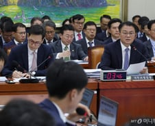 독립기념관 건립…"알박기·꼼수 예산" vs "국회 심의과정 보시라"