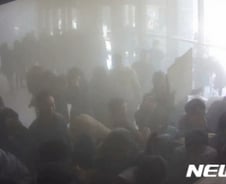 소화기 vs 물대포…비명 속 끌려나온 서울대 학생들[뉴스속오늘]