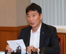 이복현, 고려아연 양측 공개매수 과열…불공정거래 조사착수